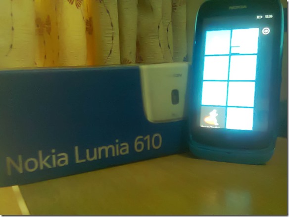 Nokia_Lumia_610_with_box