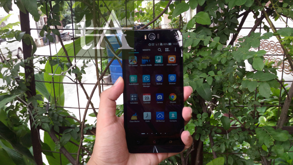 Asus ZenFone Selfie Display